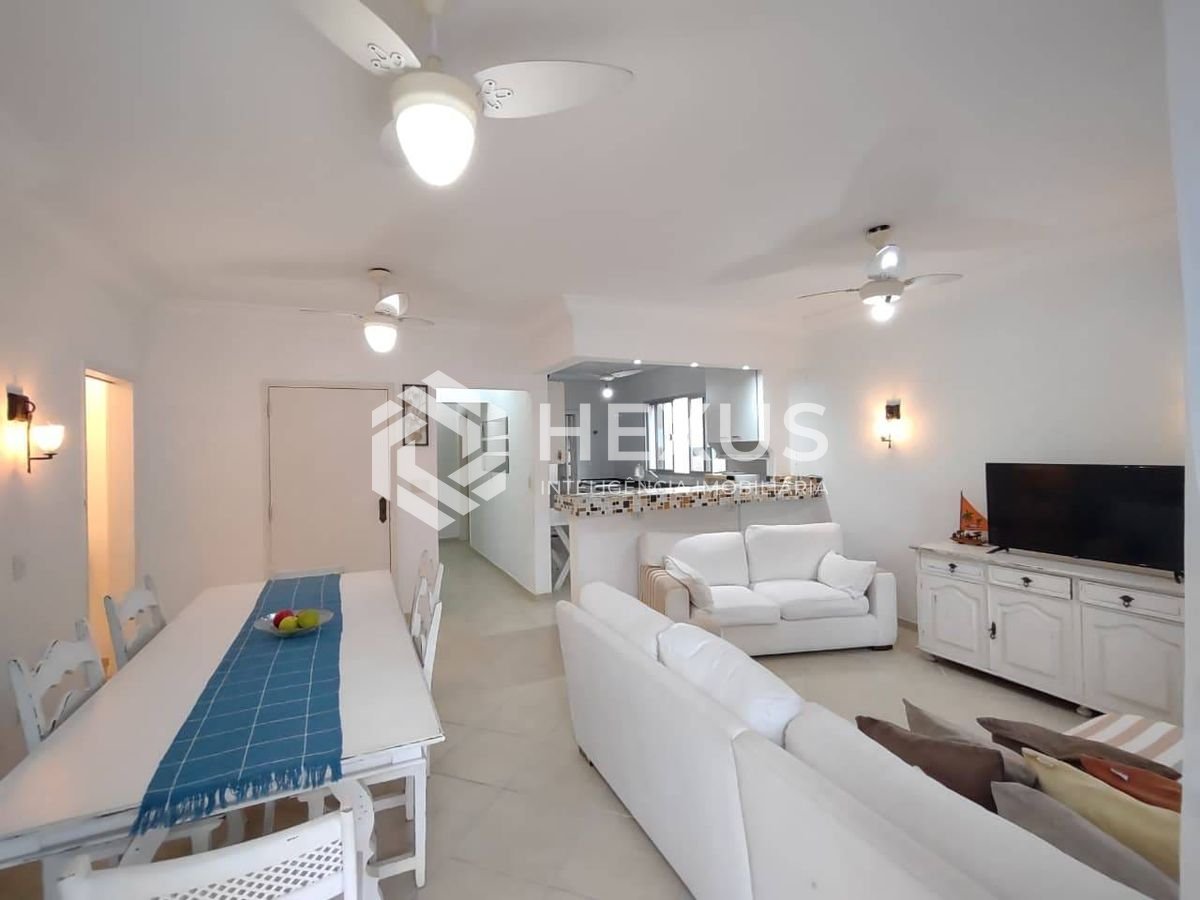 Foto 3 de Apartamento com varanda na Praia da Enseada, Guaruja