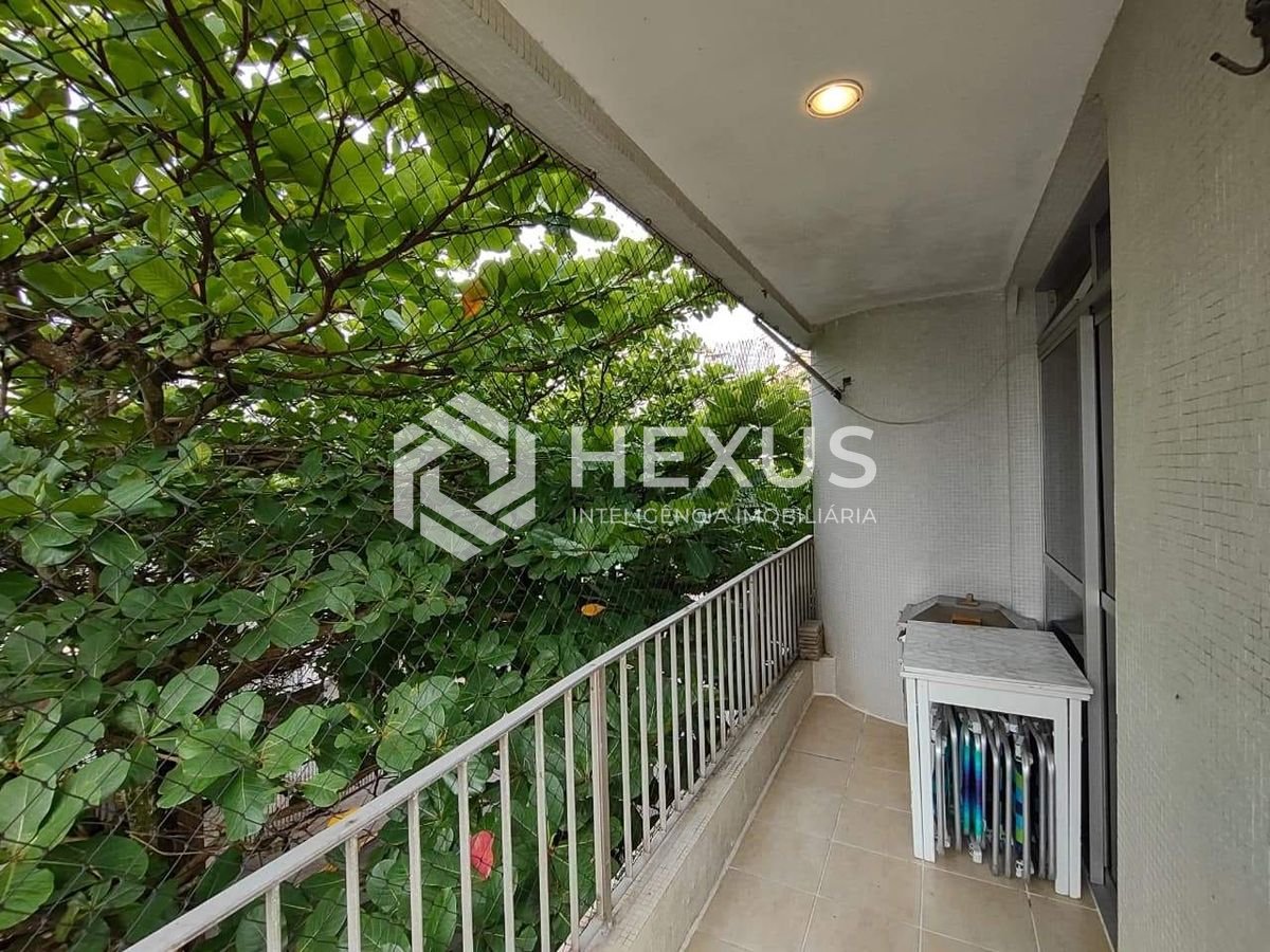 Foto 2 de Apartamento com varanda na Praia da Enseada, Guaruja