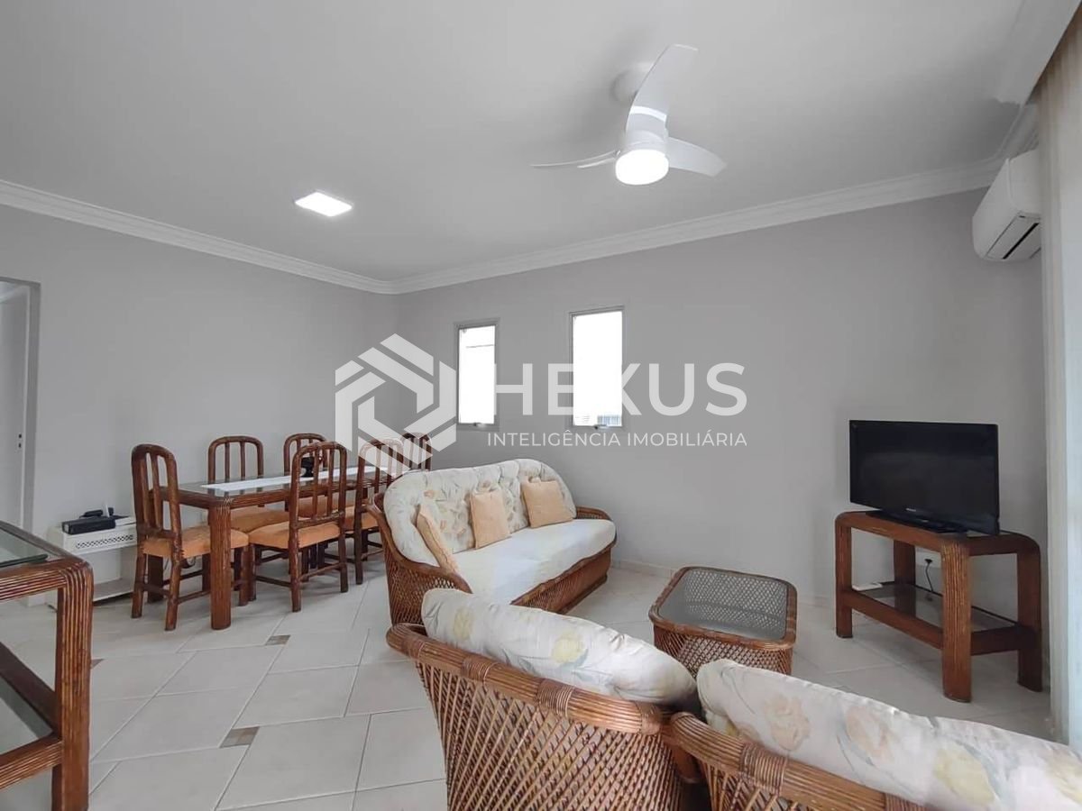 Foto 3 de Apartamento com varanda na Praia da Enseada, Guaruja