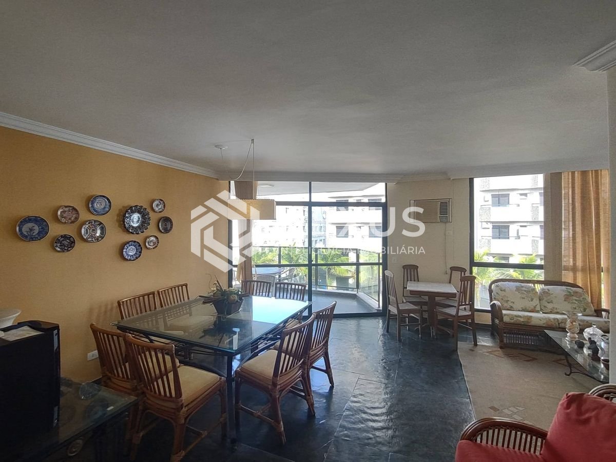 Foto 3 de Apartamento com varanda na Praia da Enseada, Guaruja