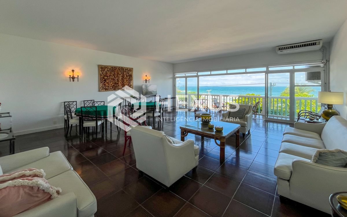 Foto 2 de Apartamento frente mar com varanda e vista mar na Praia das Pitangueiras, Guaruja