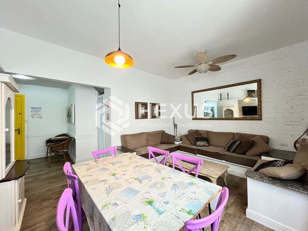 Foto 2 de Apartamento na quadra mar da Praia das Pitangueiras, Guaruja