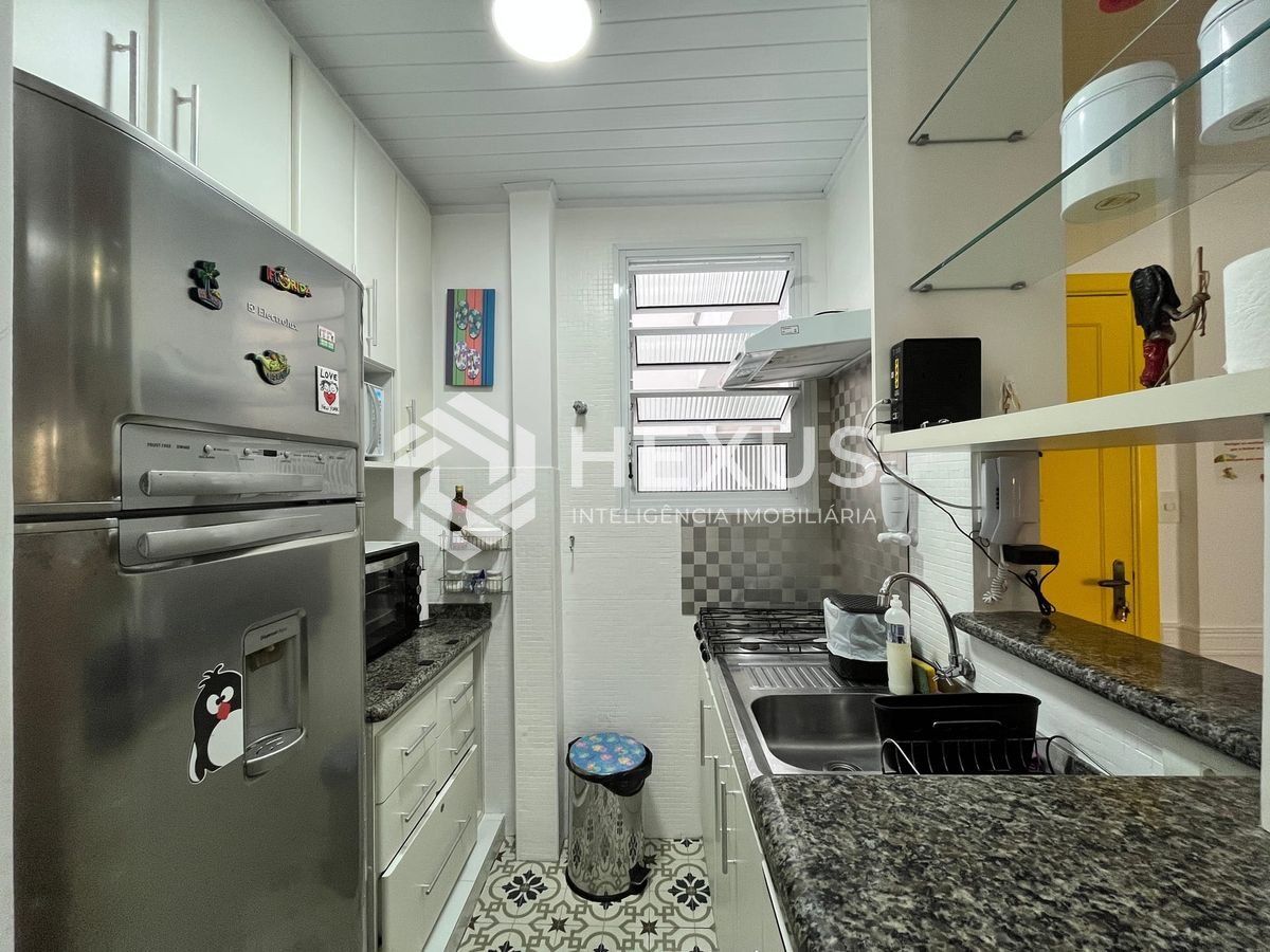 Foto 5 de Apartamento na quadra mar da Praia das Pitangueiras, Guaruja