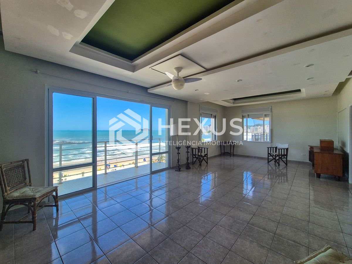 Foto 4 de Apartamento frente mar reformado com varanda e lazer na Praia das Pitangueiras, Guaruja