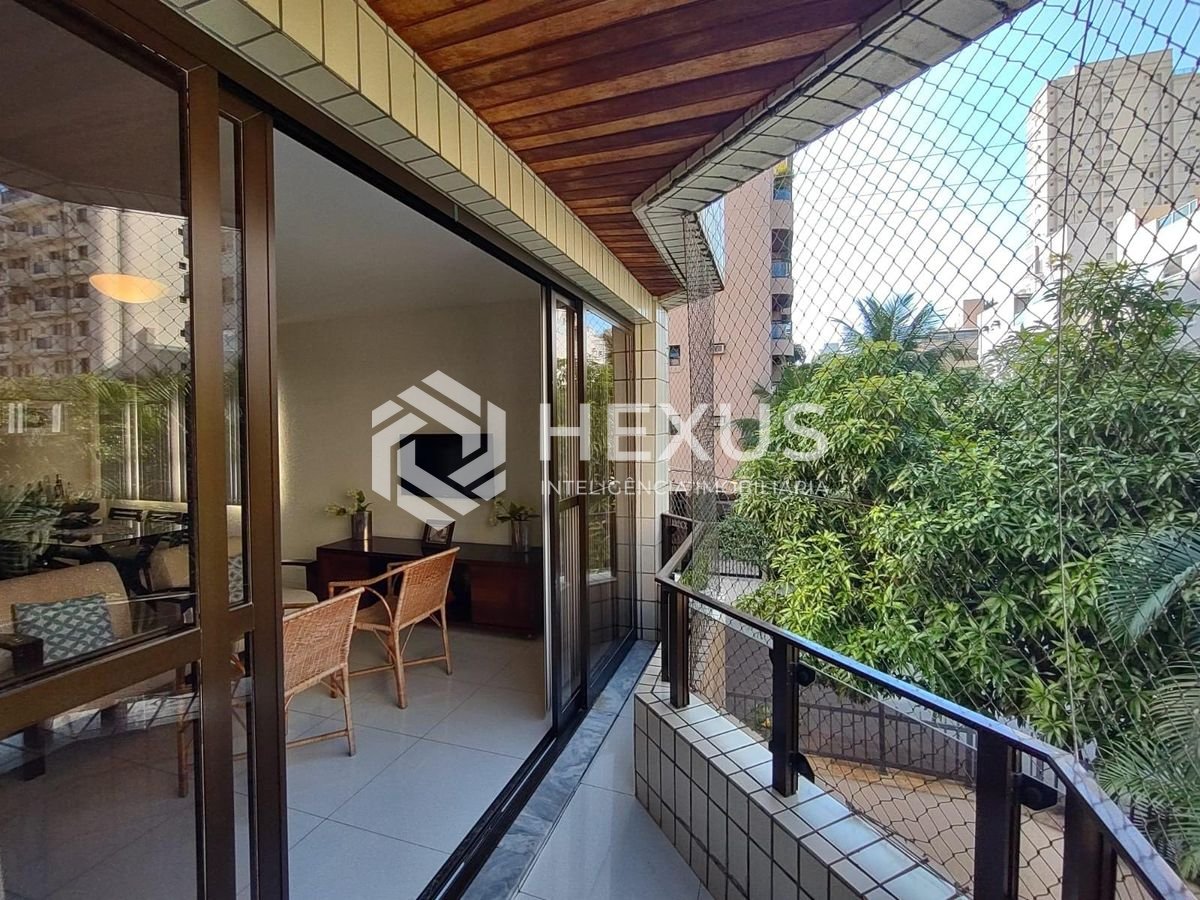Foto 4 de Apartamento com varanda e lazer na Praia da Enseada, Guaruja