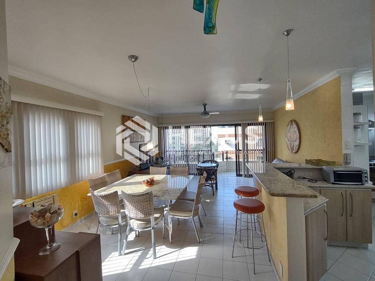 Foto 2 de Apartamento com varanda e lazer na Praia da Enseada, Guaruja