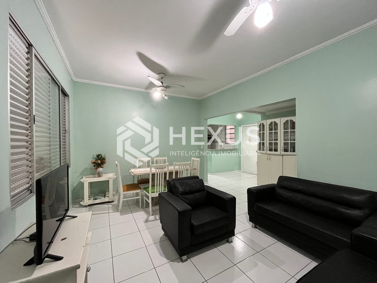 Foto 3 de Apartamento na quadra mar da Praia das Pitagueiras, Guaruja