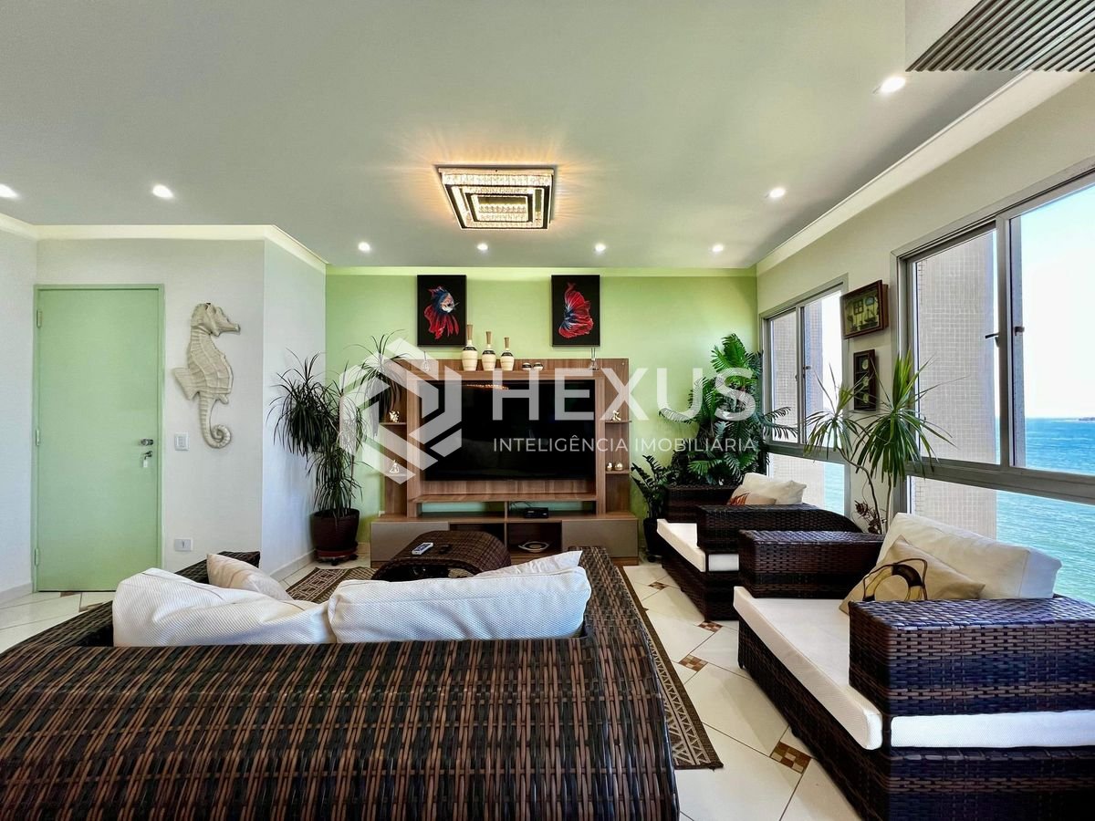 Foto 5 de Apartamento reformado frente mar com varanda gourmet na Praia das Pitangueiras, Guaruja