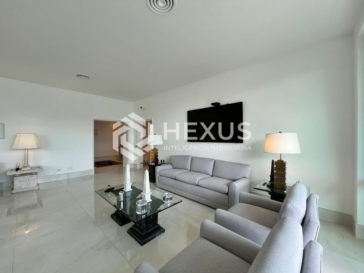 Foto 5 de Apartamento frente mar com varanda na Praia das Pitangueiras, Guaruja