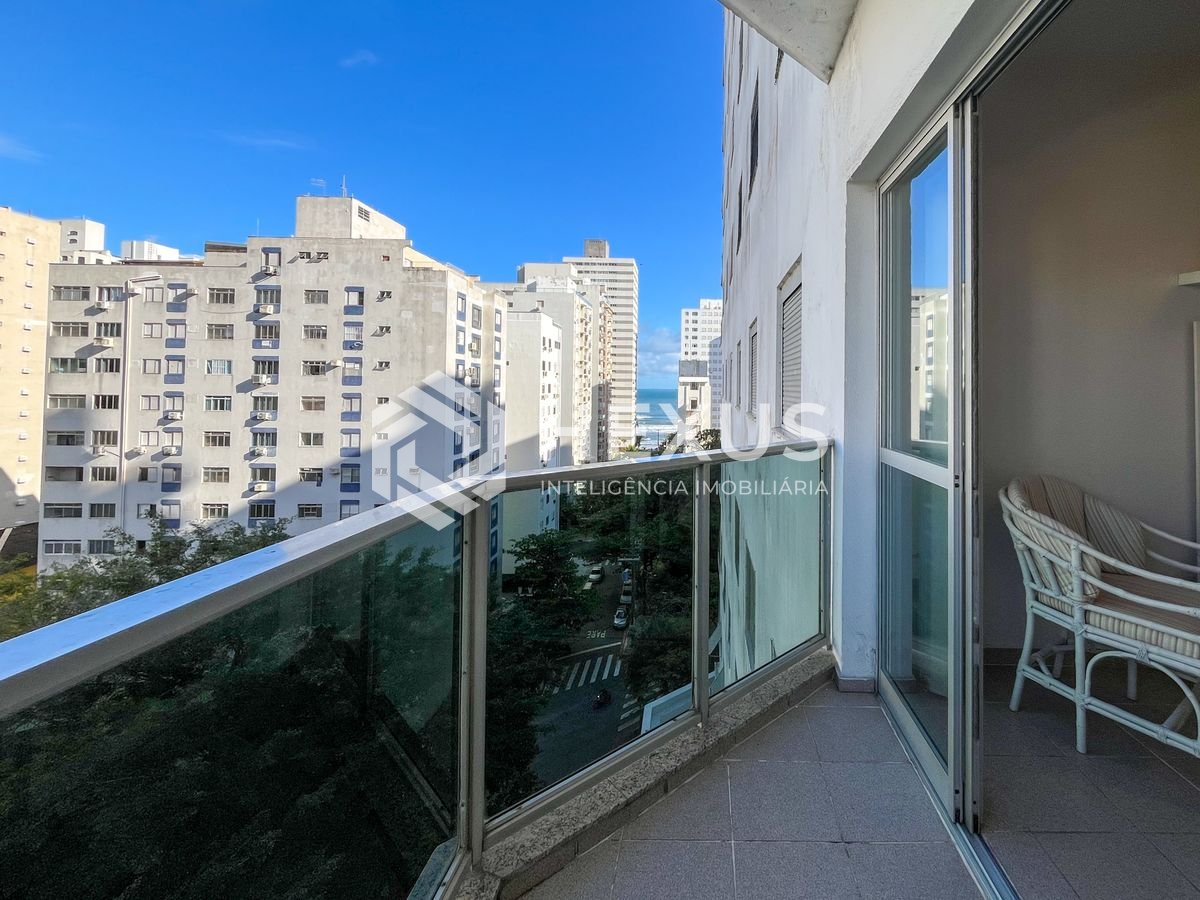Foto 4 de Apartamento com varanda vista mar e lazer na Praia das Pitangueiras, Guaruja