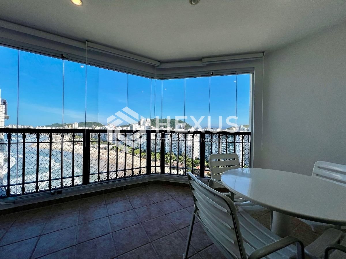 Foto 2 de Apartamento frente mar com varanda e vista mar na Praia das Pitangueiras, Guaruja