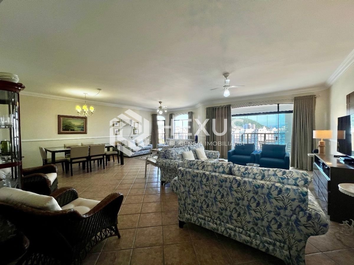 Foto 3 de Apartamento frente mar com varanda e vista mar na Praia das Pitangueiras, Guaruja