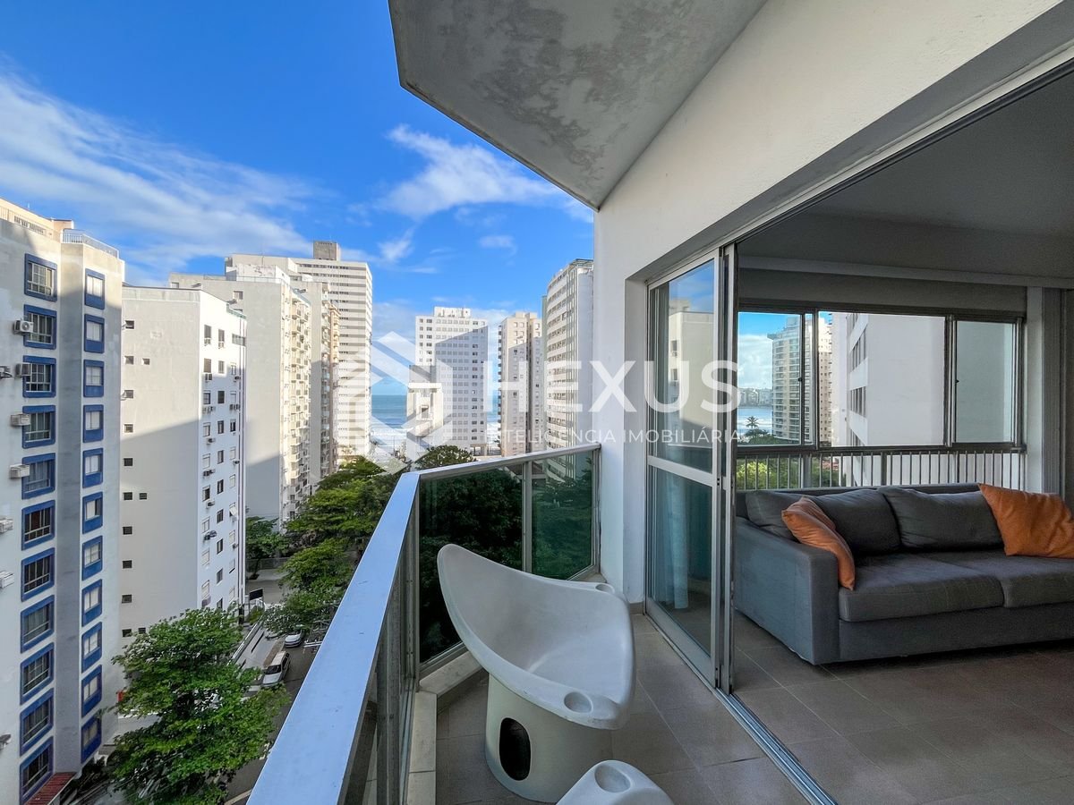 Foto 4 de Apartamento com varanda, lazer e vista mar na Praia das Pitangueiras, Guaruja