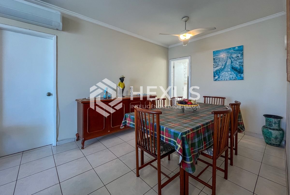 Foto 5 de Apartamento frente mar com varanda vista mar na Praia das Pitangueiras, Guaruja