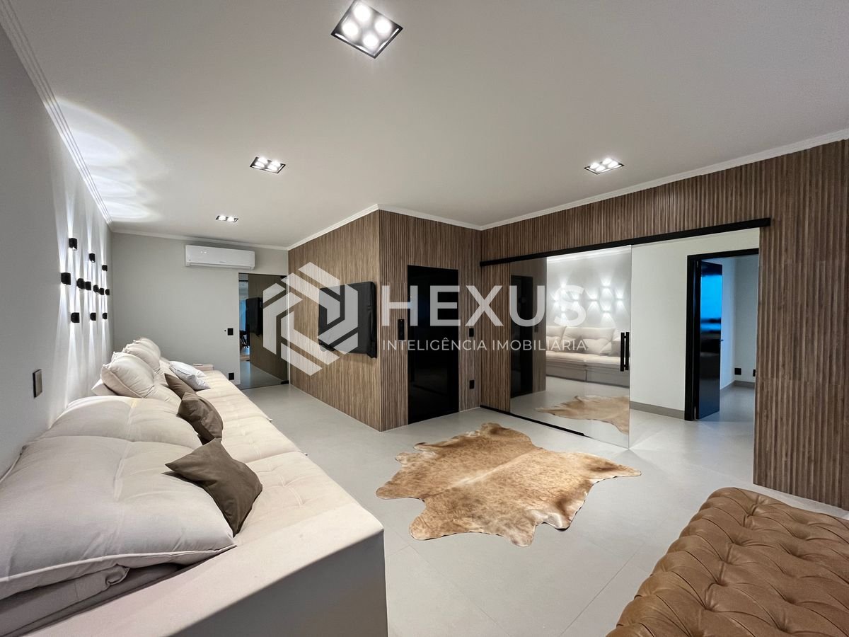 Foto 4 de Apartamento reformado frente mar com varanda gourmet e lazer completo na Praia das Pitangueiras, Guaruja