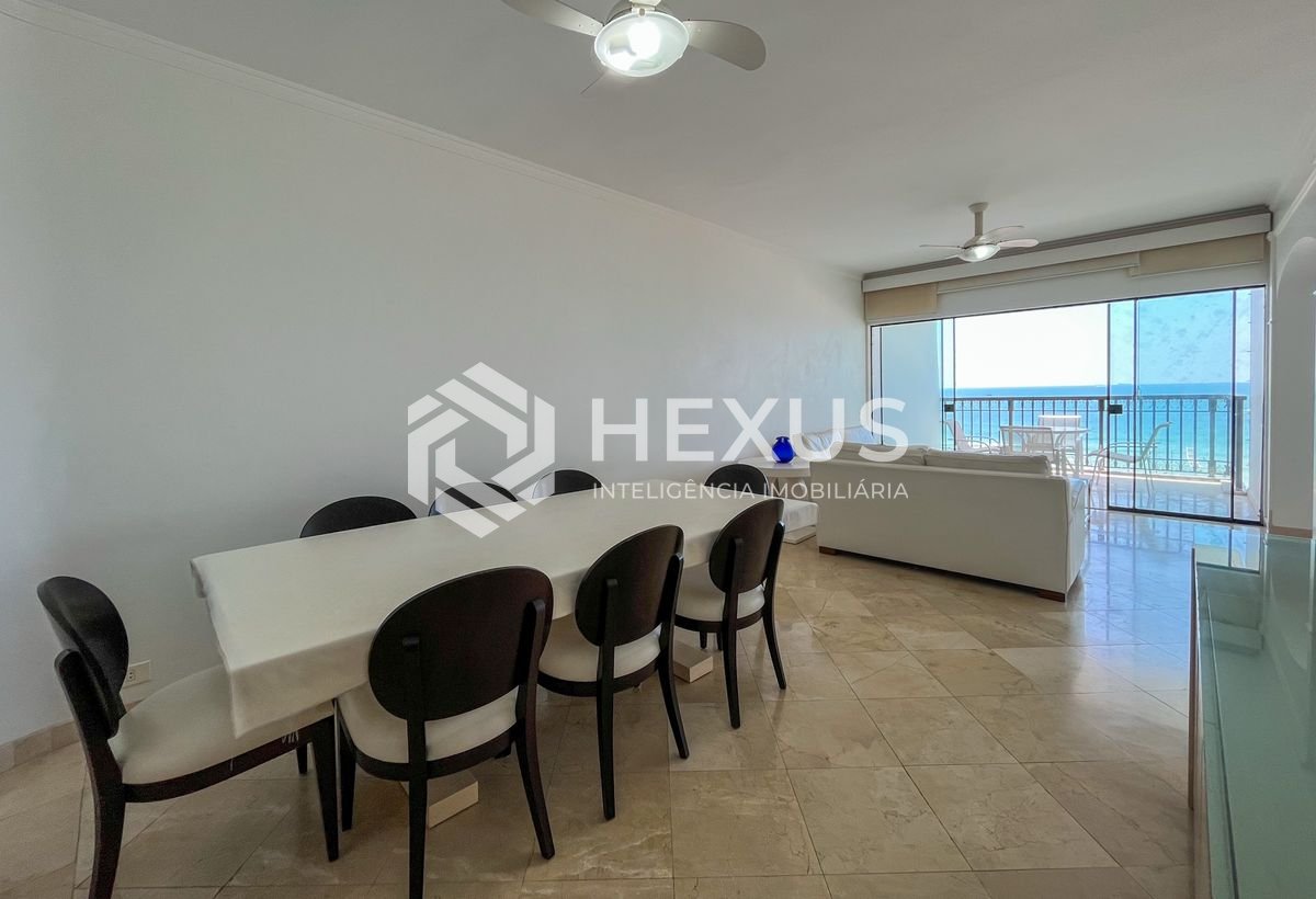 Foto 2 de Apartamento frente mar com varanda na Praia das Pitangueiras, Guaruja