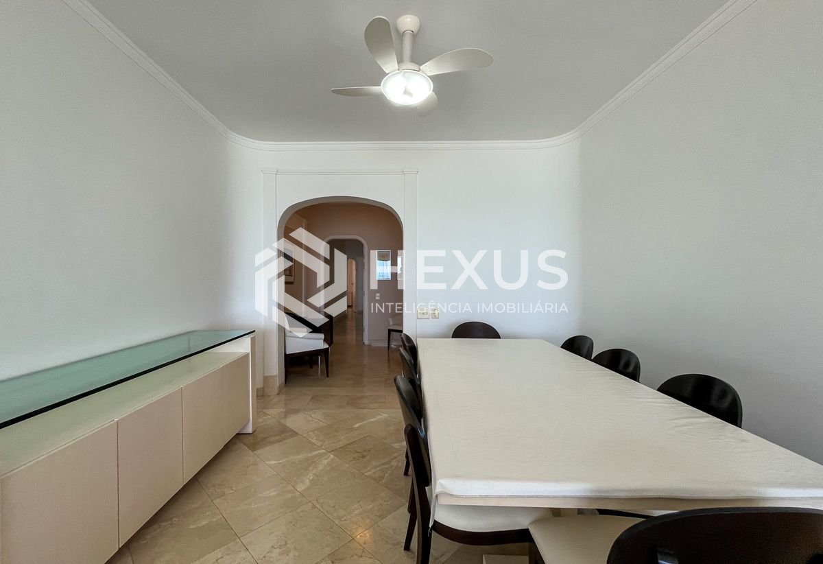 Foto 5 de Apartamento frente mar com varanda na Praia das Pitangueiras, Guaruja
