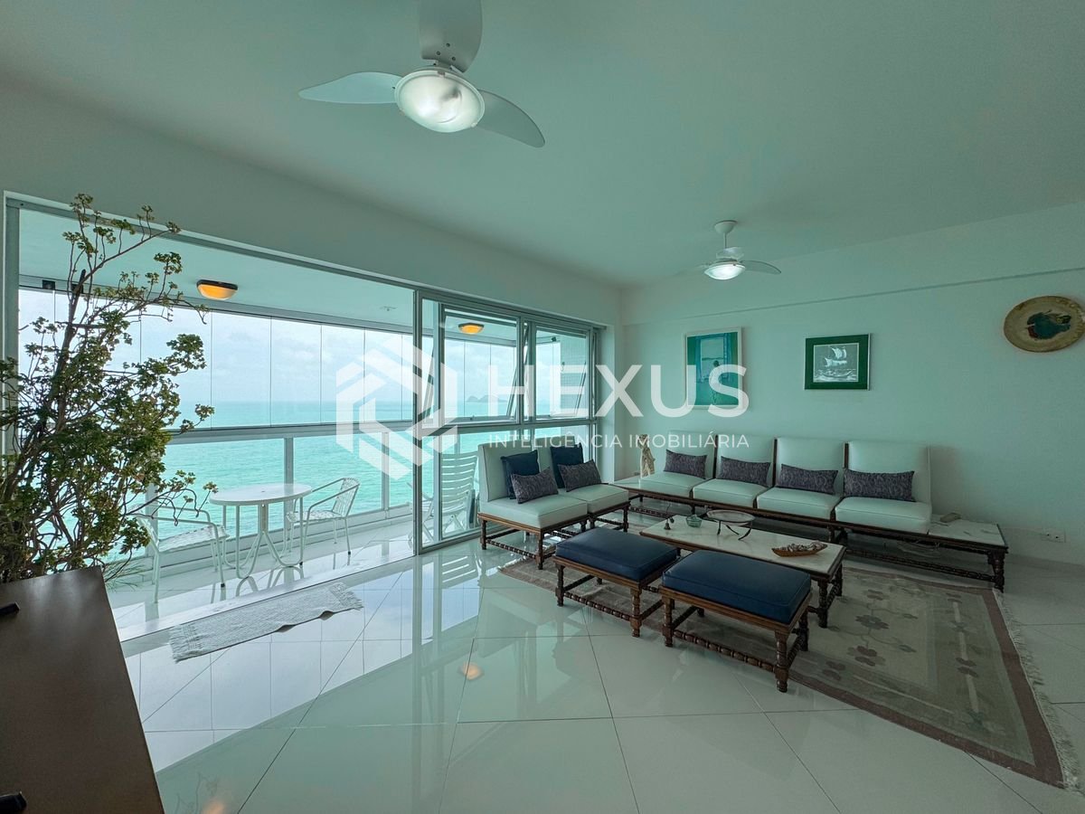 Foto 5 de Apartamento frente mar com varanda e vista mar na Praia das Pitangueiras, Guaruja