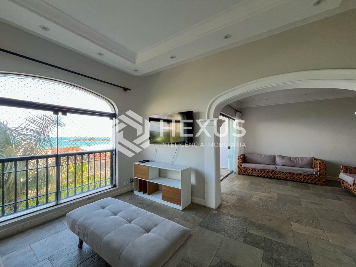 Foto 3 de Apartamento frente mar com varanda na Praia das Pitangueiras, Guaruja