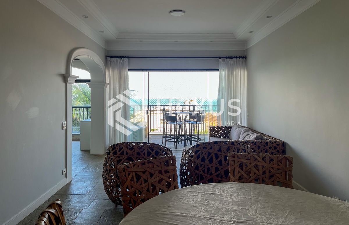 Foto 4 de Apartamento frente mar com varanda na Praia das Pitangueiras, Guaruja