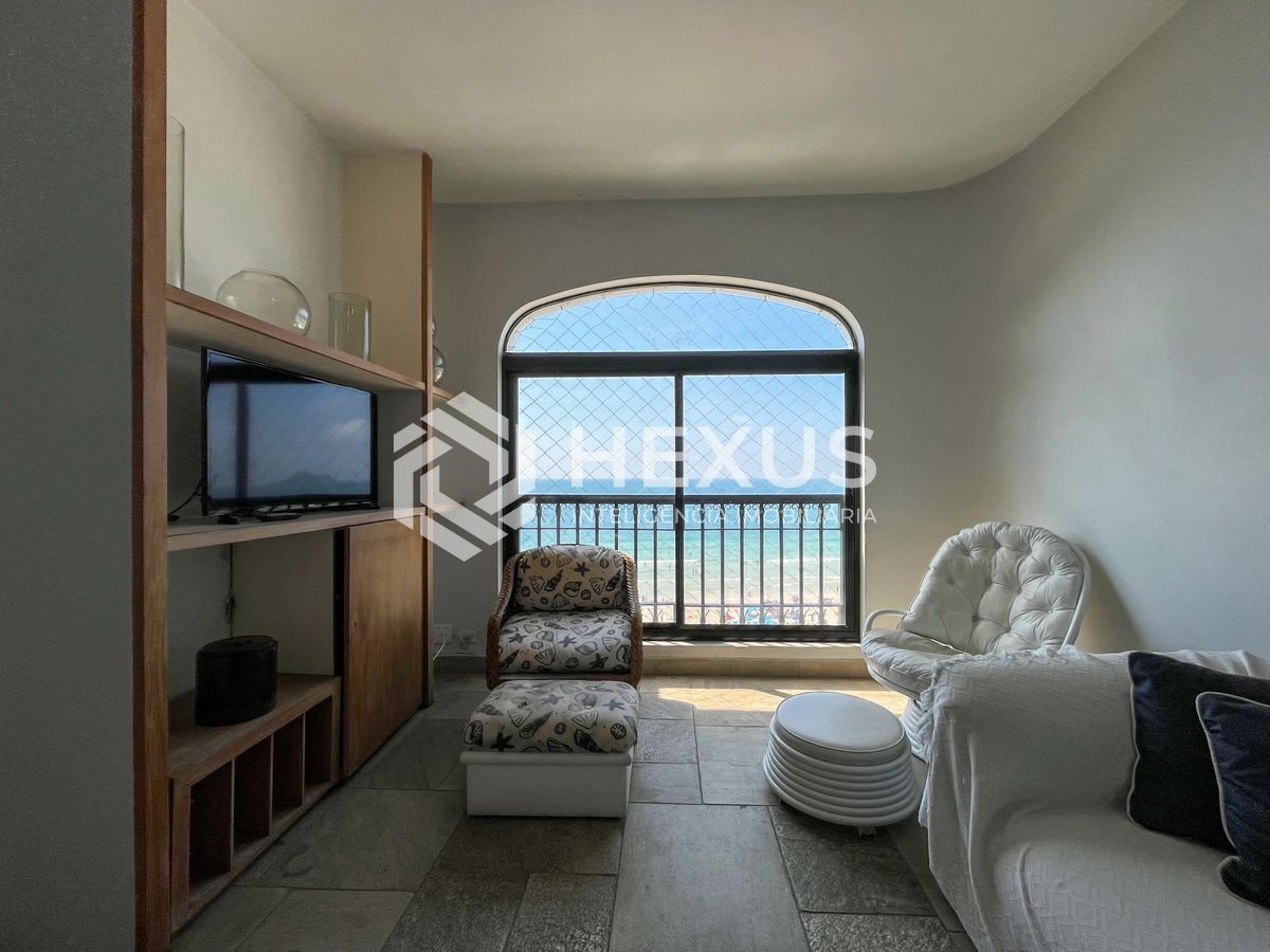 Foto 4 de Apartamento frente mar com varanda na Praia das Pitangueiras, Guaruja