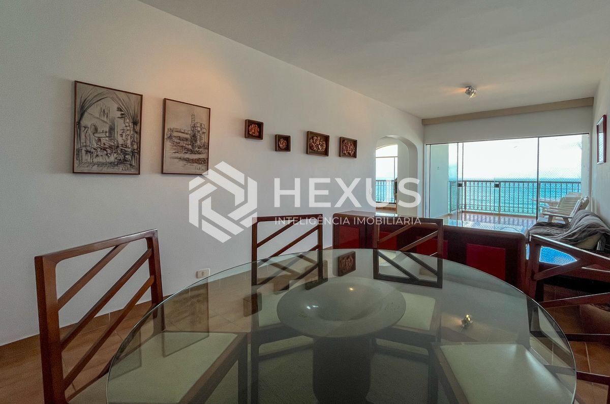 Foto 5 de Apartamento frente mar com varanda na Praia das Pitangueiras, Guaruja