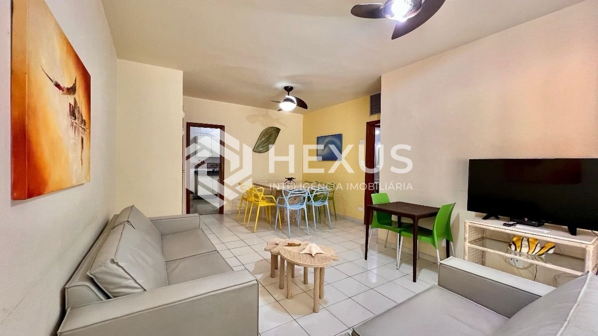Foto 3 de Apartamento com varanda na quadra-mar da Praia das Pitangueiras, Guaruja