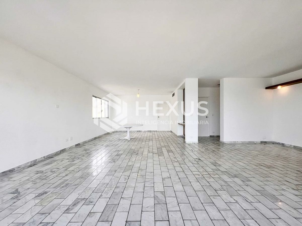 Foto 4 de Apartamento frente mar com varanda na Praia das Pitangueiras, Guaruja