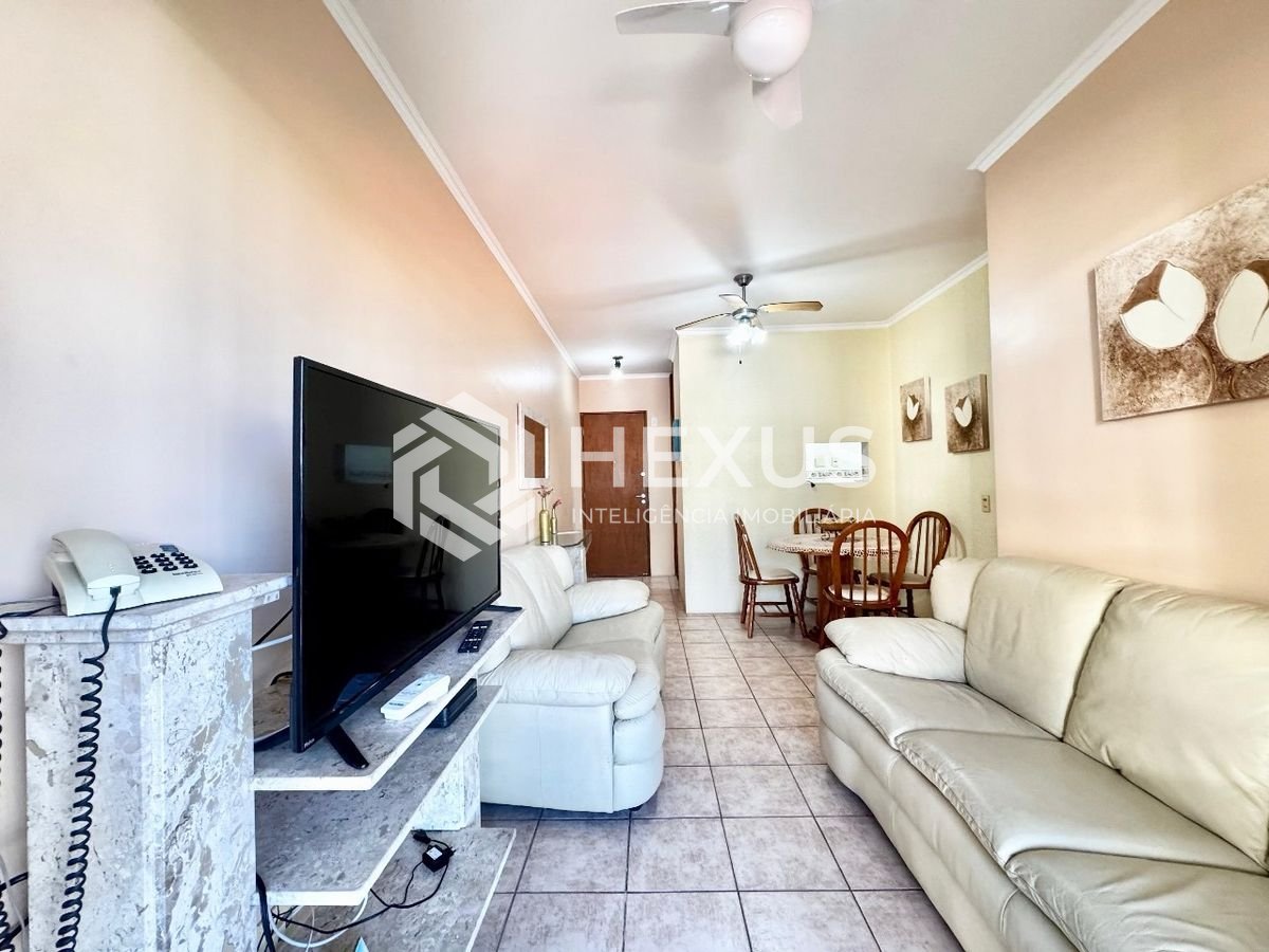 Foto 2 de Apartamento com varanda e lazer na Praia da Enseada, Guarujá-SP.