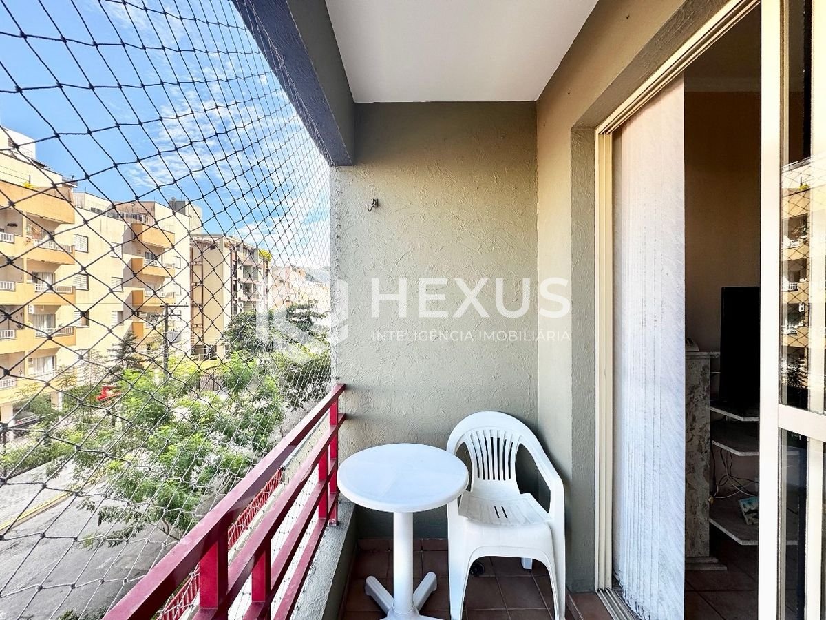 Foto 3 de Apartamento com varanda e lazer na Praia da Enseada, Guarujá-SP.