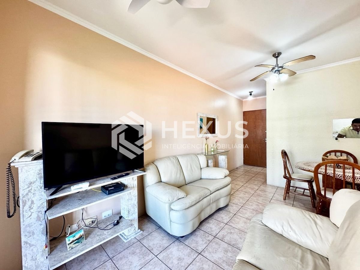 Foto 4 de Apartamento com varanda e lazer na Praia da Enseada, Guarujá-SP.