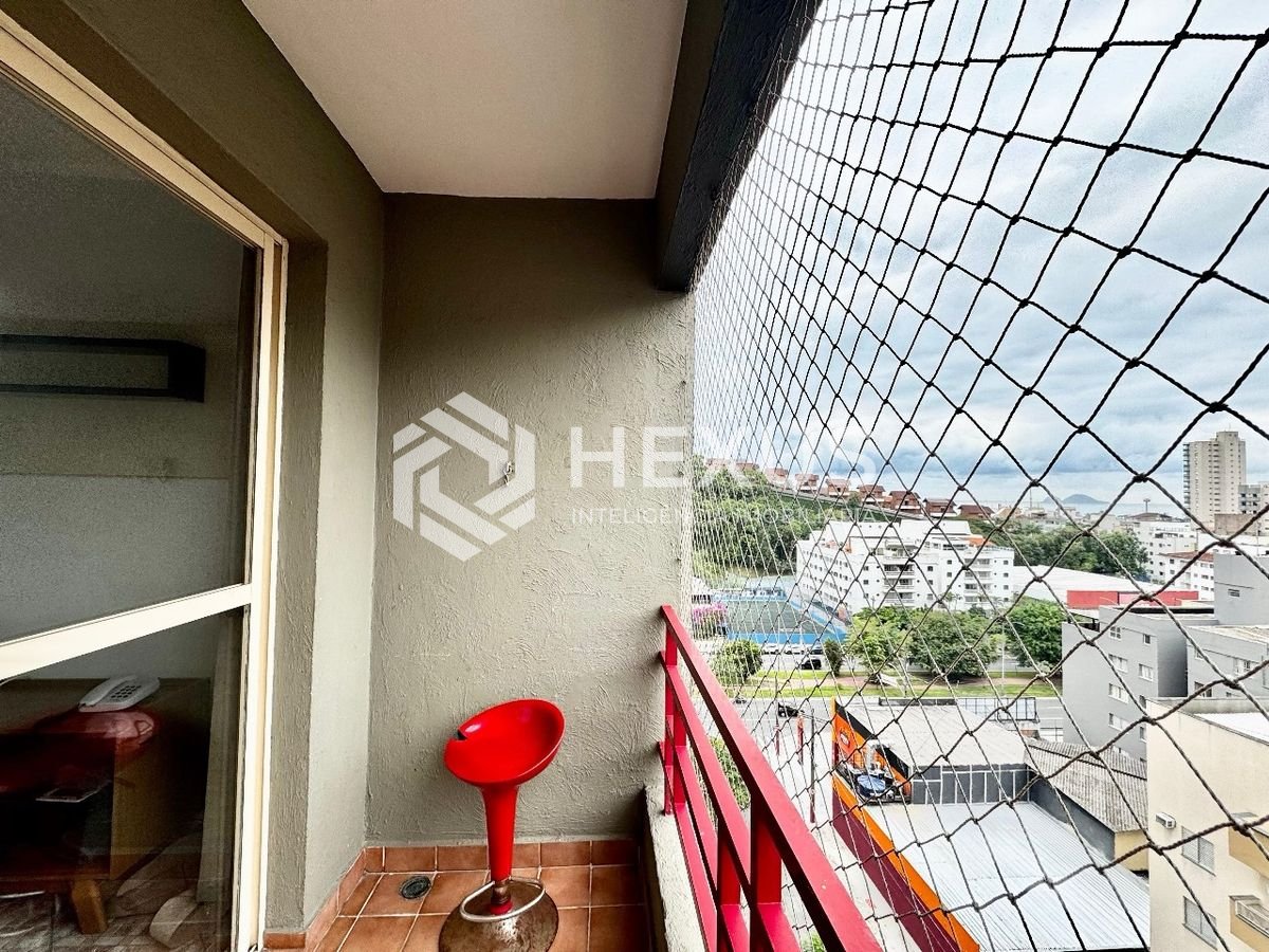 Foto 3 de Apartamento com varanda e lazer na Praia da Enseada, Guaruja