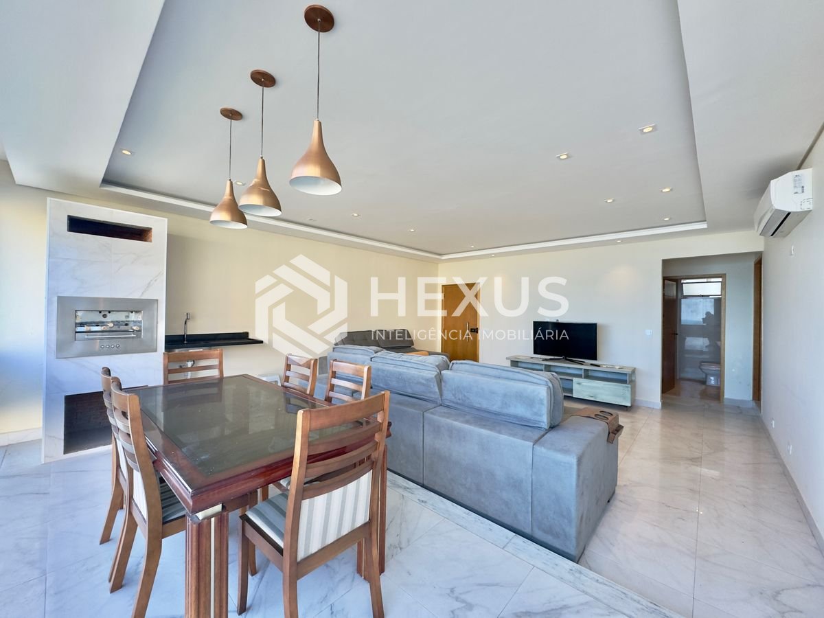 Foto 3 de Apartamento frente mar reformado com varanda gourmet na Praia das Pitangueiras, Guaruja