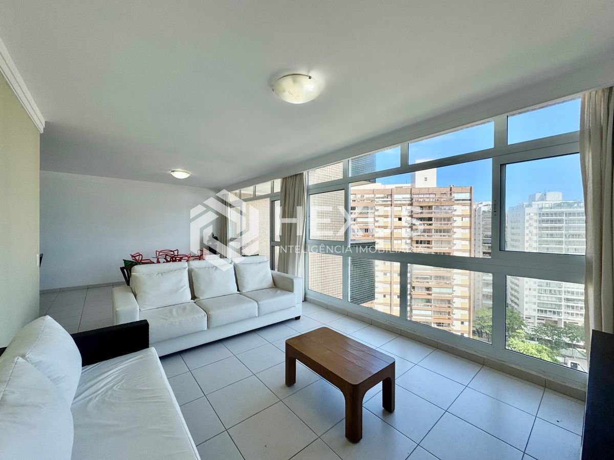 Foto 4 de Apartamento frente mar reformado com varanda e lazer na Praia das Pitangueiras, Guaruja