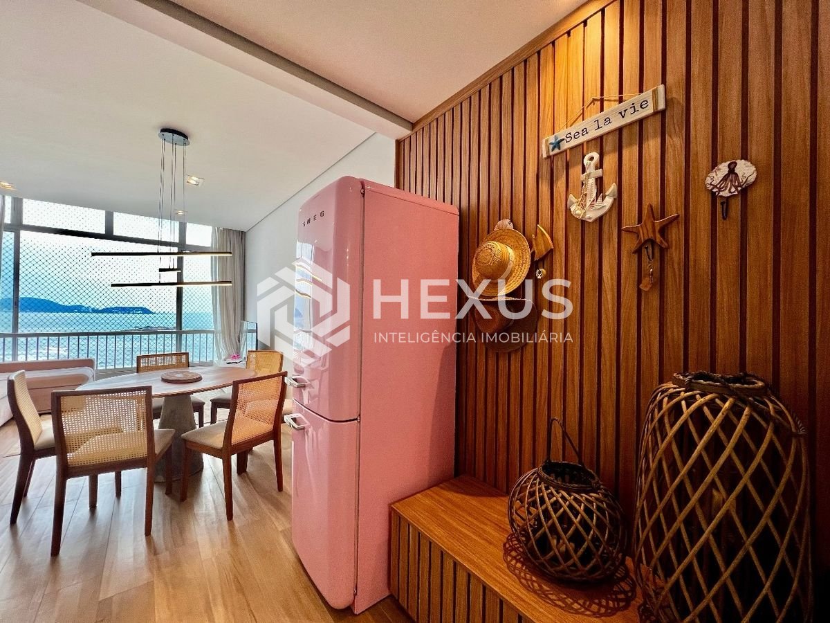 Foto 5 de Apartamento reformado frente mar na Praia das Pitangueiras, Guaruja