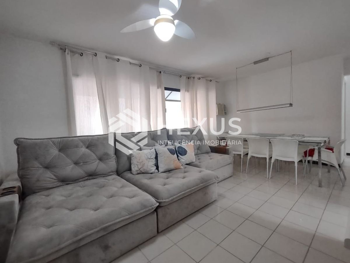 Foto 4 de Apartamento com varanda na região da Brunella na Praia da Enseada, Guaruja