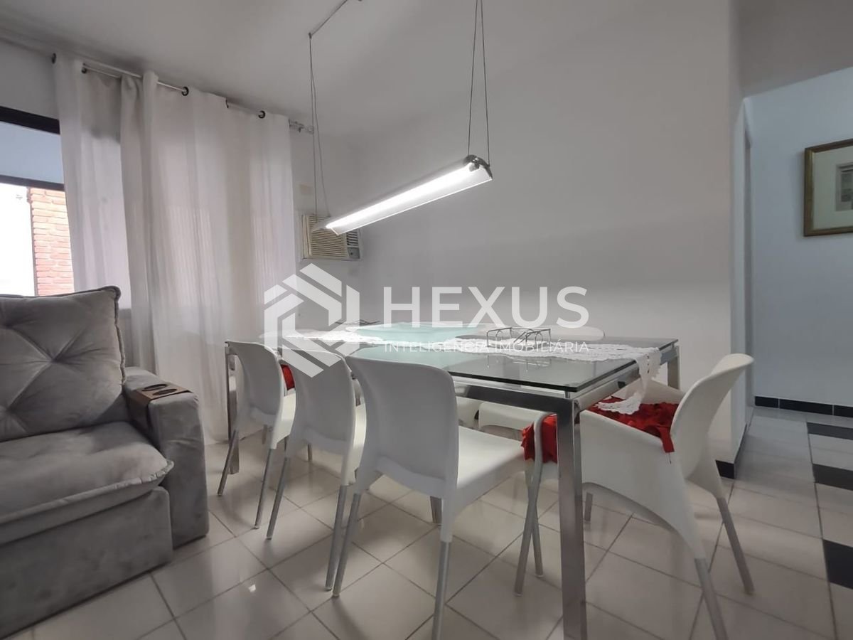 Foto 5 de Apartamento com varanda na região da Brunella na Praia da Enseada, Guaruja