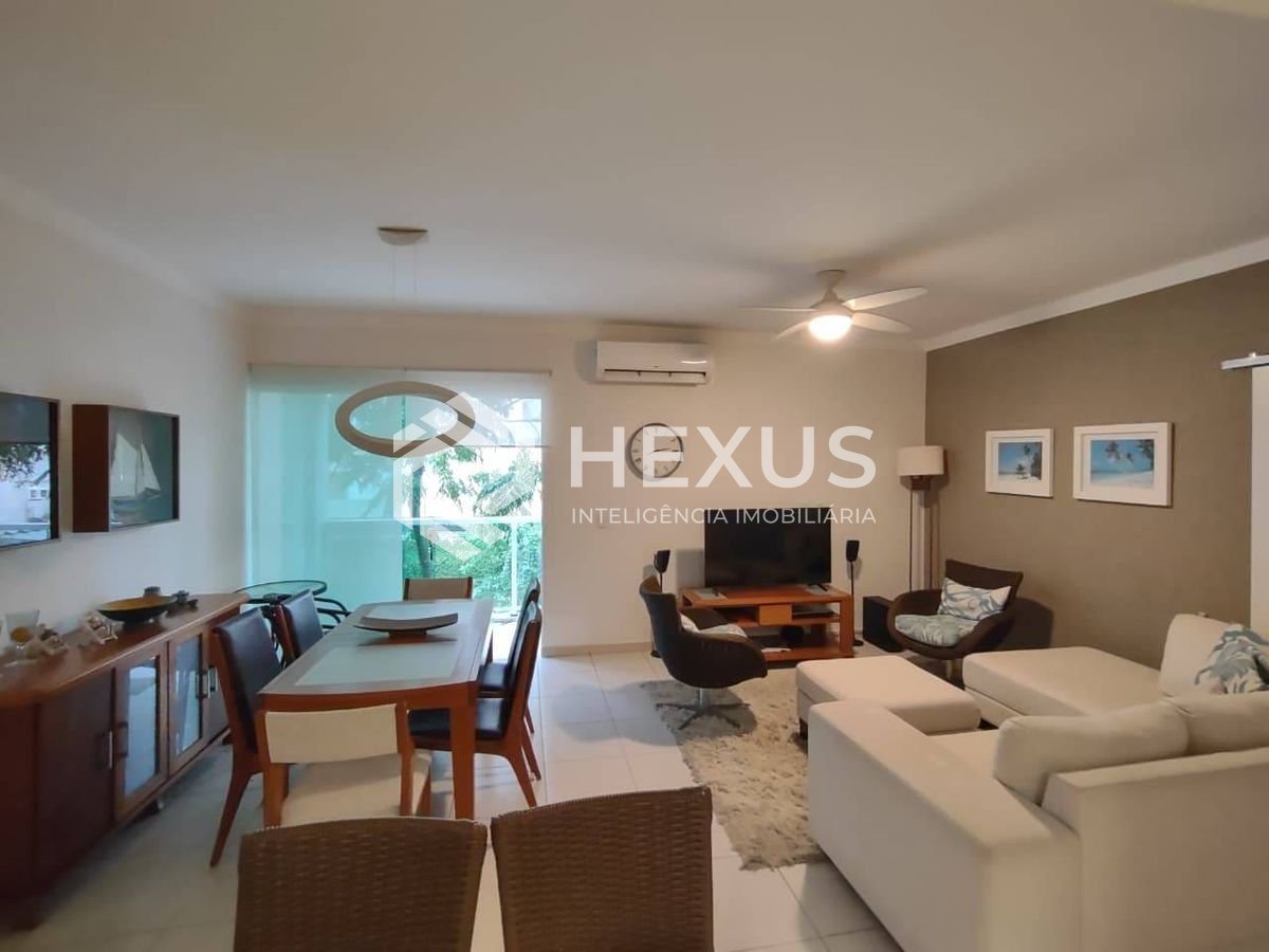 Foto 3 de Apartamento com varanda na região do Hotel Casa Grande na Praia da Enseada, Guaruja