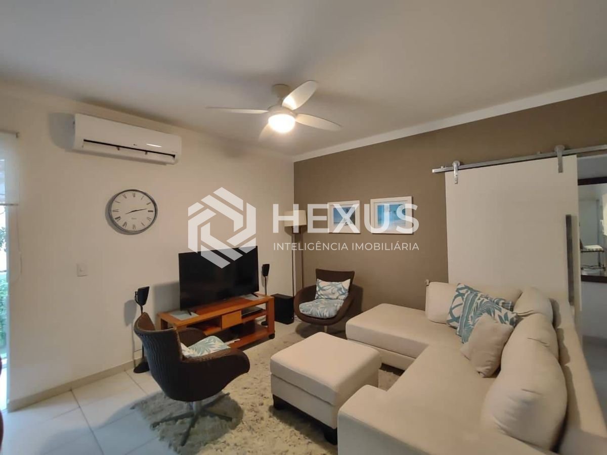 Foto 5 de Apartamento com varanda na região do Hotel Casa Grande na Praia da Enseada, Guaruja