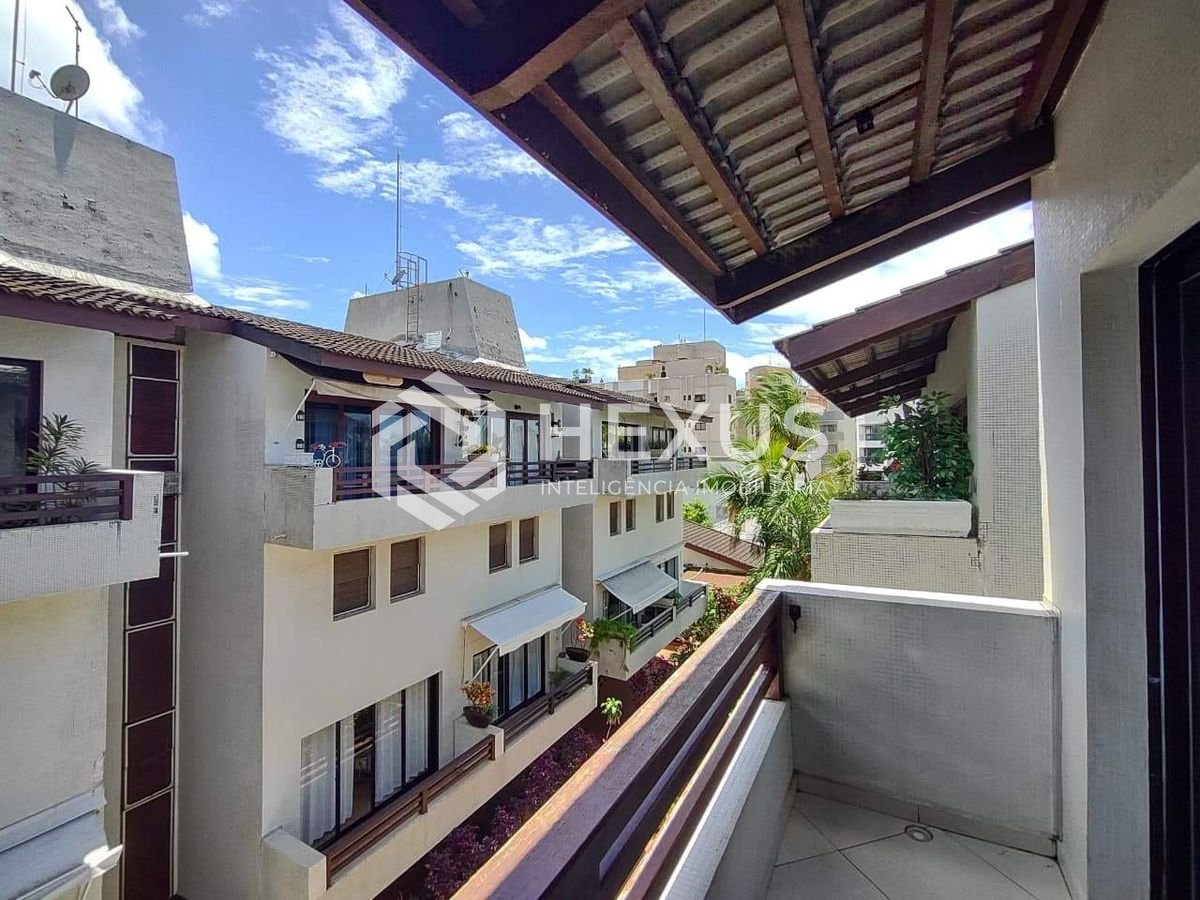 Foto 4 de Apartamento duplex com varanda e lazer na Praia da Enseada, Guaruja