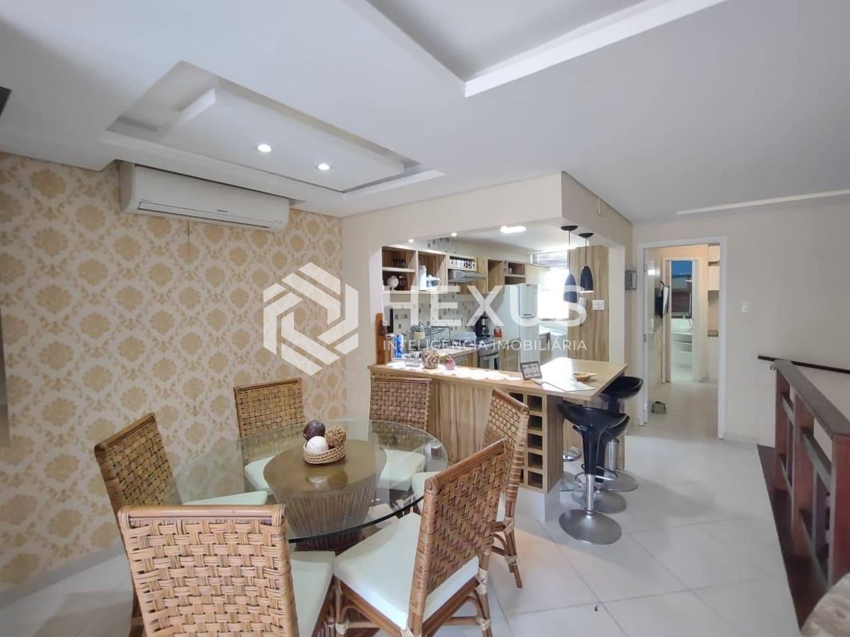 Foto 5 de Apartamento duplex com varanda e lazer na Praia da Enseada, Guaruja