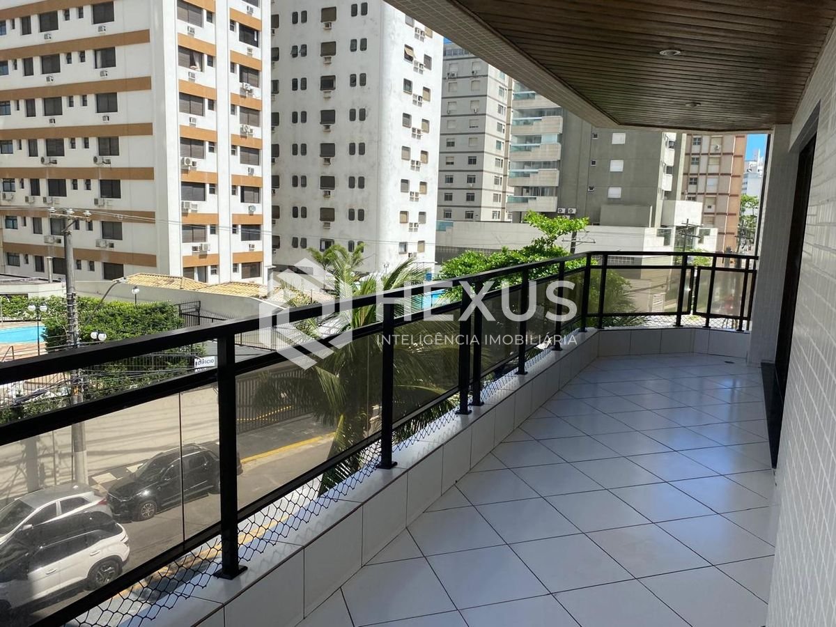 Foto 3 de Apartamento com varanda e lazer a uma quadra da Praia das Asturias, Guaruja