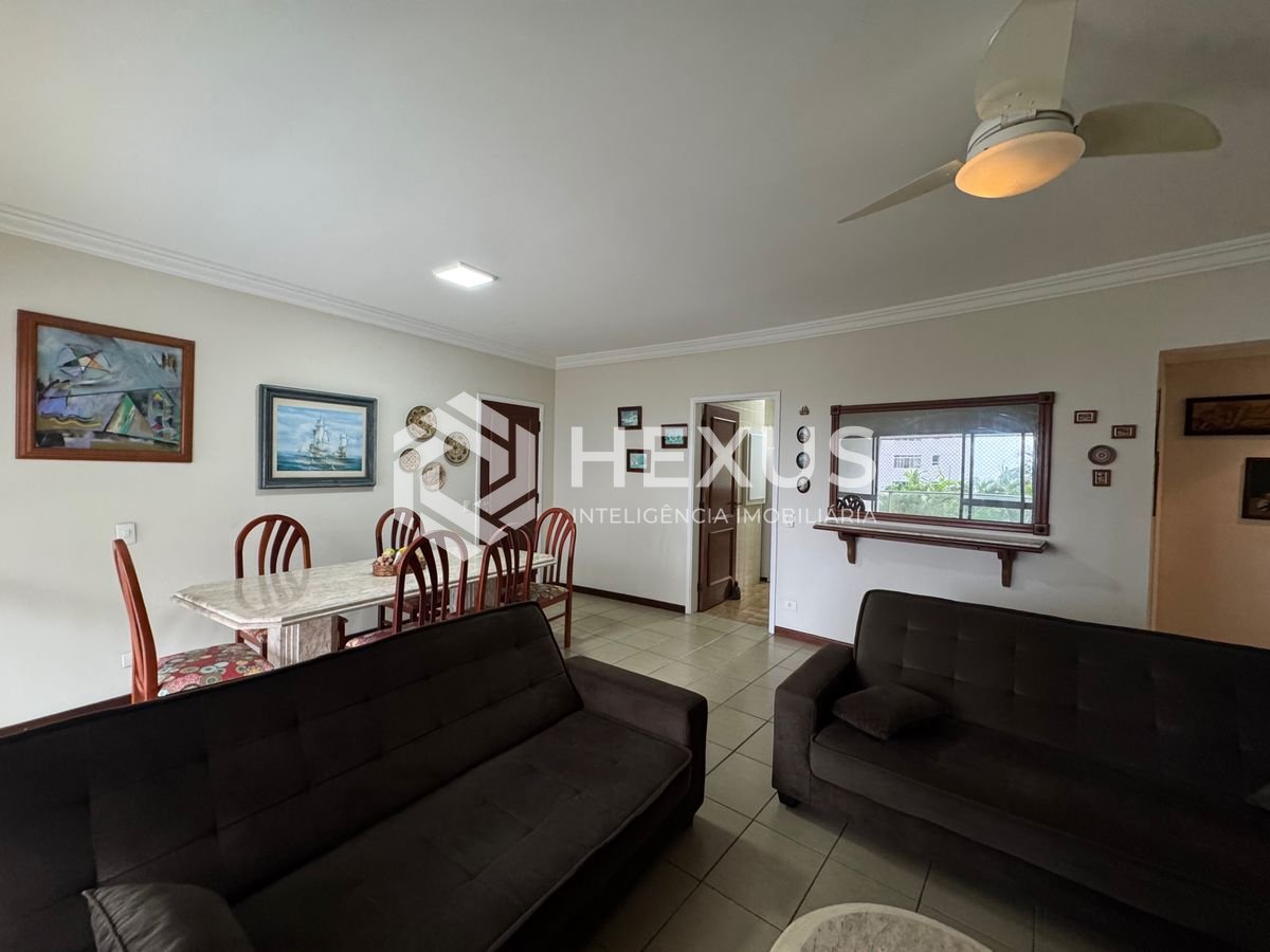 Foto 4 de Apartamento reformado com varanda, vista mar e lazer na quadra mar da Praia das Pitangueiras, Guaruja