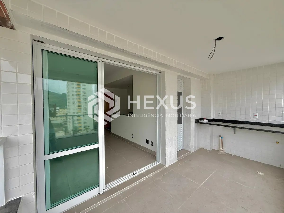 Foto 2 de Apartamento com varanda gourmet e lazer em prédio novo na Praia das Pitangueiras, Guaruja