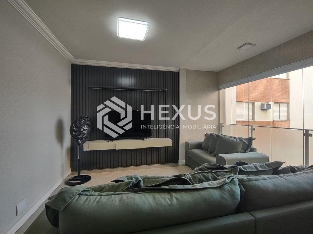 Foto 4 de Apartamento com varanda e lazer na Praia da Enseada, Guaruja