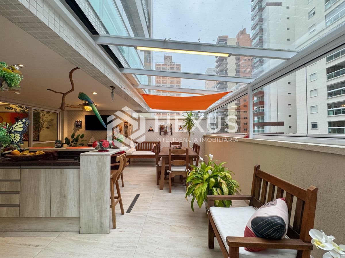 Foto 3 de Apartamento garden com varanda gourmet e lazer na Praia das Pitangueiras, Guaruja