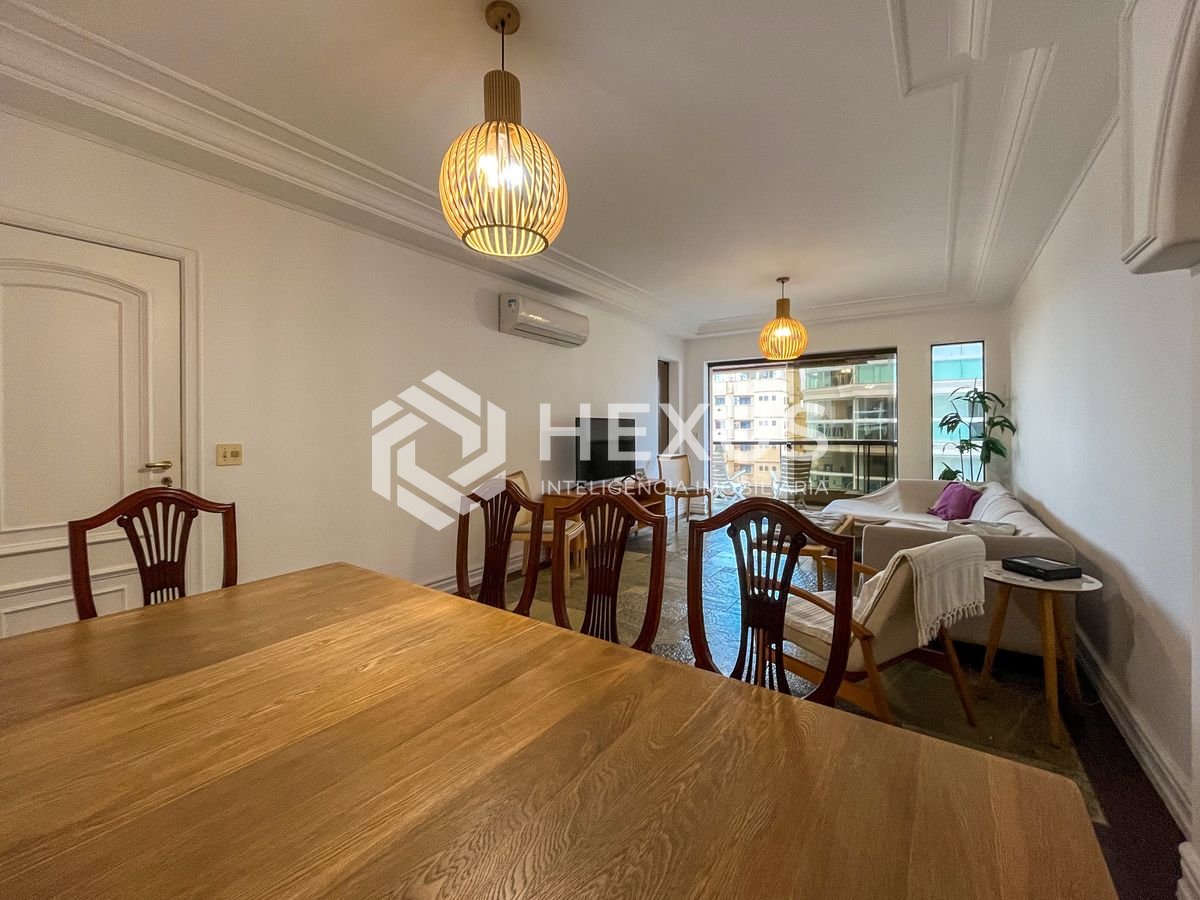 Foto 4 de Apartamento com varanda e lazer na Praia da Enseada, Guaruja