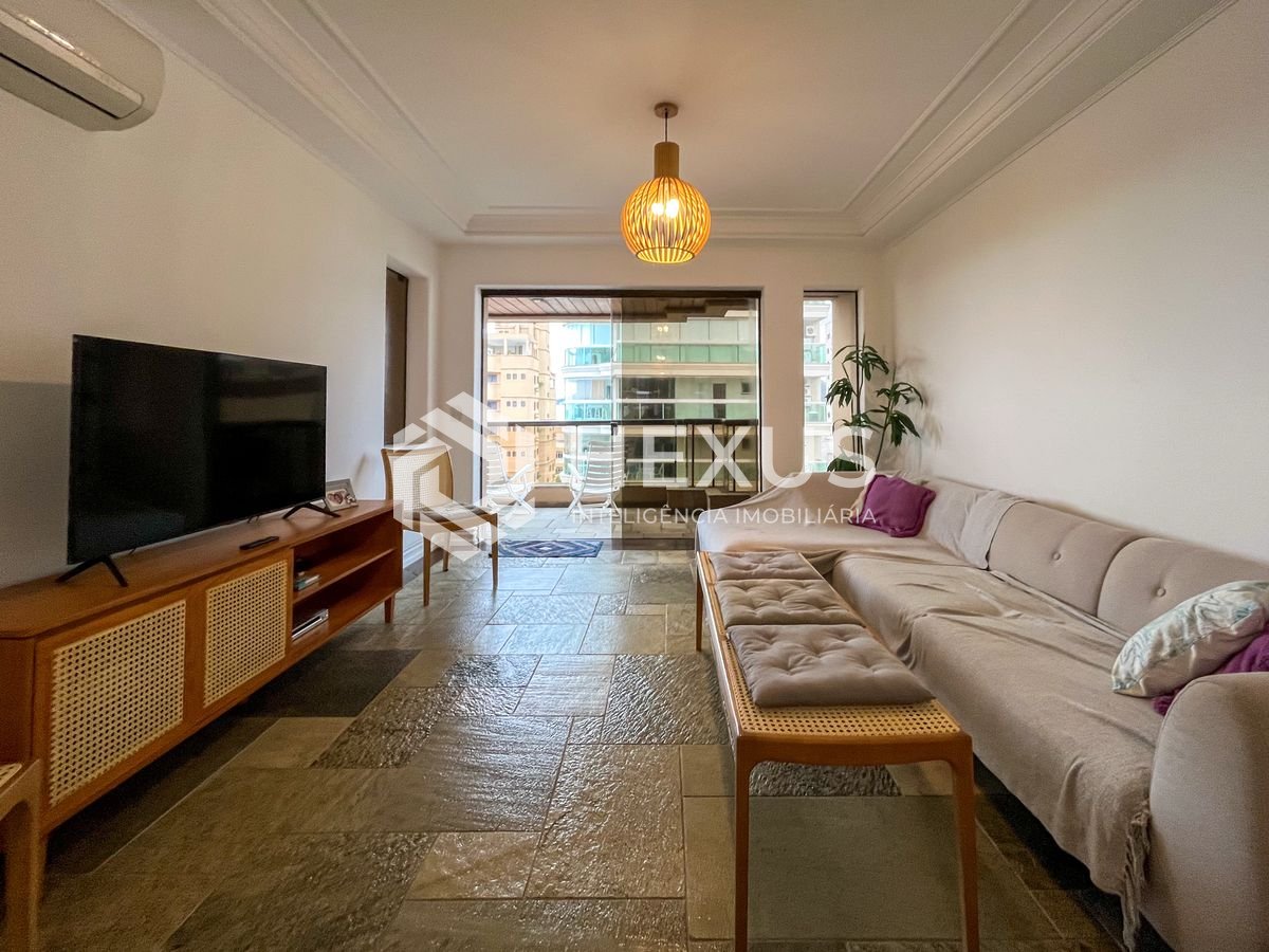 Foto 5 de Apartamento com varanda e lazer na Praia da Enseada, Guaruja