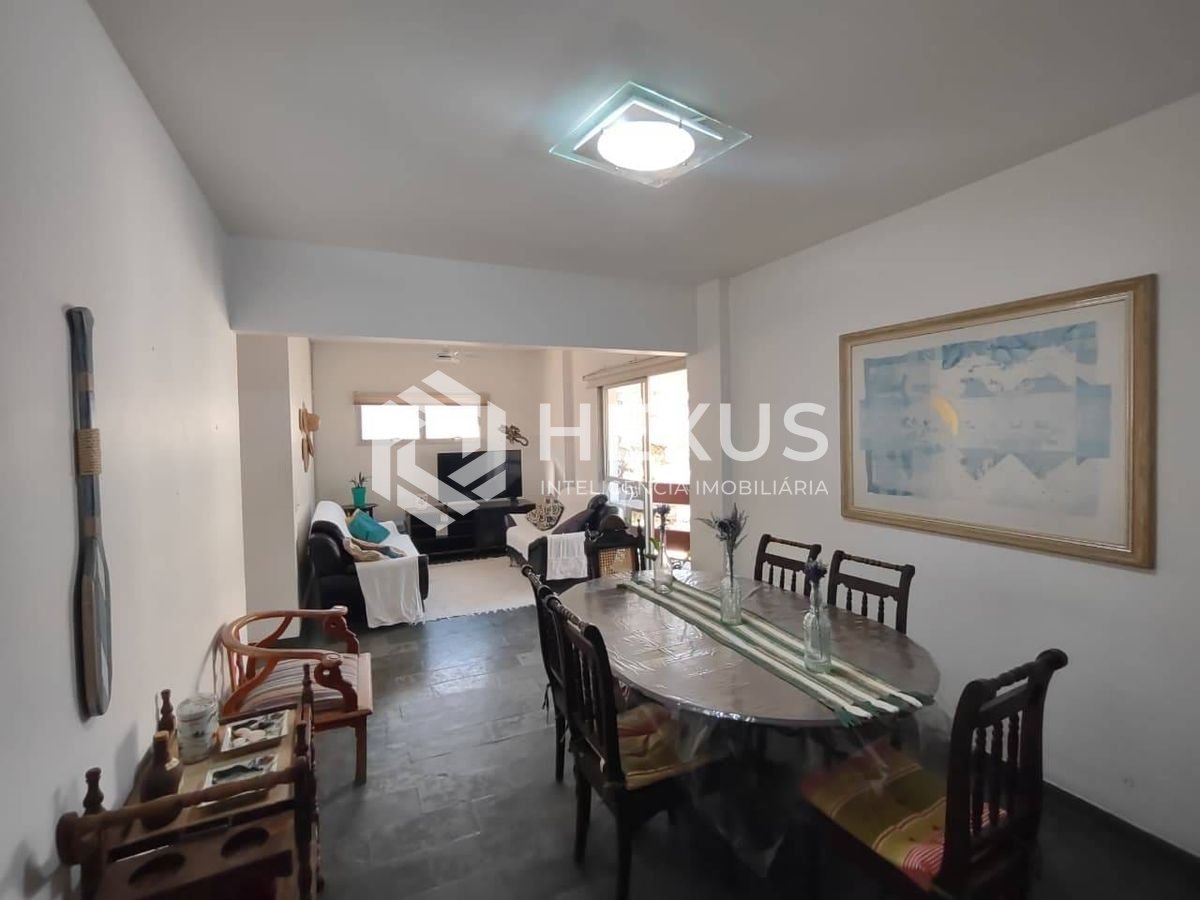 Foto 3 de Apartamento com varanda e lazer na Praia da Enseada, Guaruja