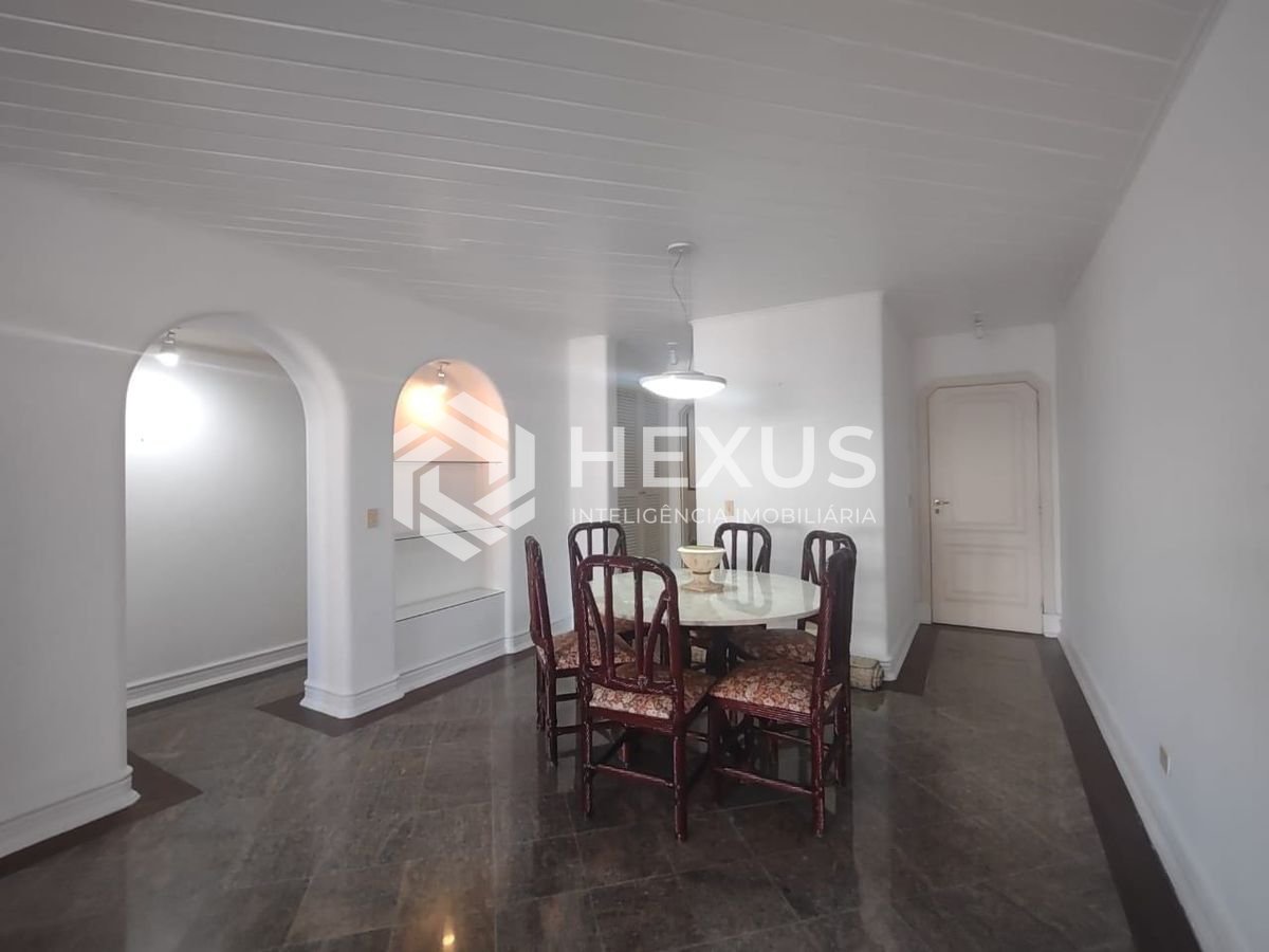 Foto 5 de Apartamento com varanda e lazer na Praia da Enseada, Guaruja